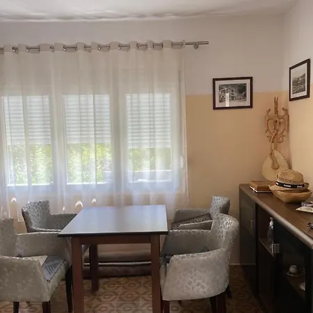 Honey Apartment